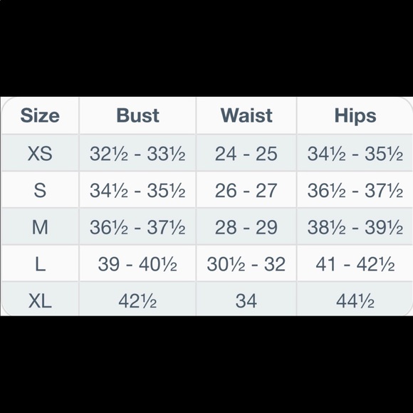 Holiday Set ! Campus Tee &  Leggings from VS Pink Nation - Picture 6 of 6